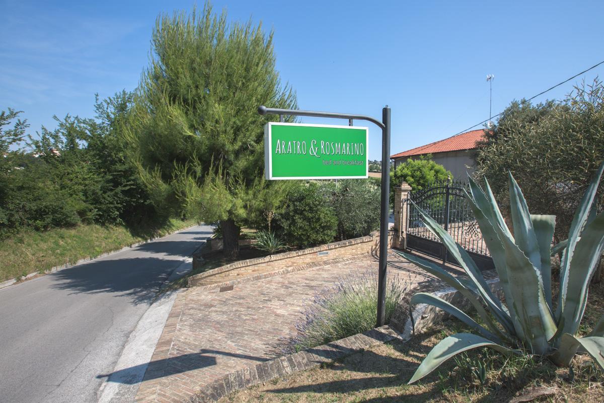Bed And Breakfast Aratro & Rosmarino Civitanova Marche Ngoại thất bức ảnh